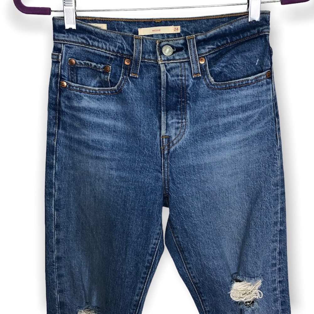 Levi’s Wedgie Button Fly Icon Fit Jeans - Picture 4 of 14